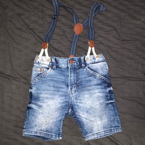 H&M boy denim suspender shorts